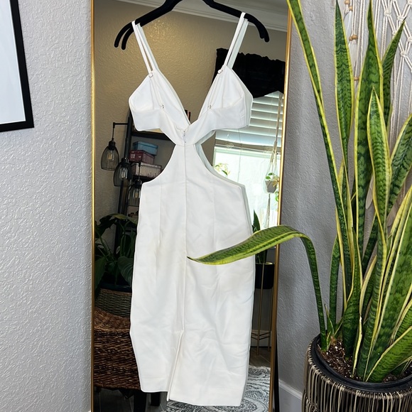 RARE House of CB ‘Aretina’ White Stretch Crepe Bralette Dress NWOT - Picture 9 of 10